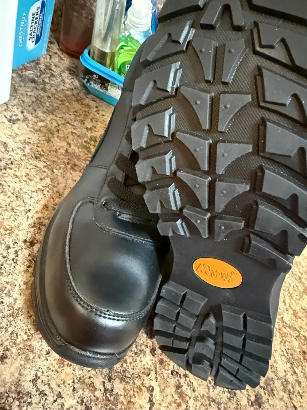 Mountain Gear versatile black